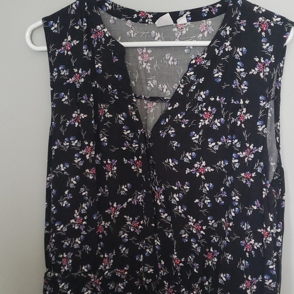 Size Lg, GAP Short, sleeveless floral dress - Picture 2 of 5